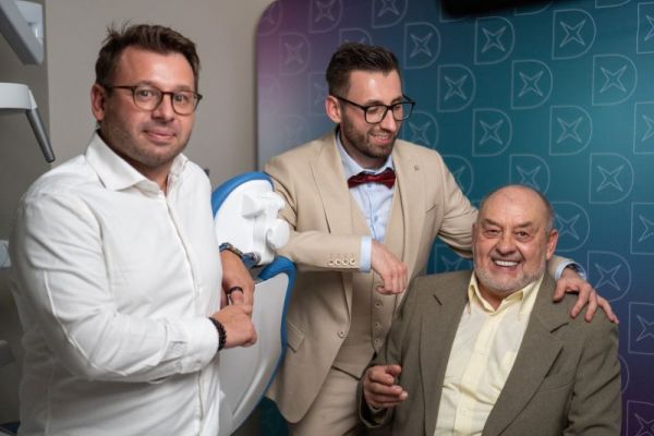 "Digitalizarea transformă complet stomatologia modernă - e prietenul nostru cel mai bun, dar e un prieten scump"