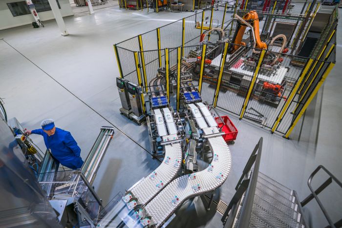 3 fabrici, 3 depozite, executanţi în Europa. Cum operează producătorul de hrană pentru animale Kormotech