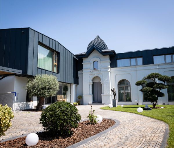 Investiţiile selective şi tehnologia vor redefini piaţa acoperişurilor metalice în următorii ani